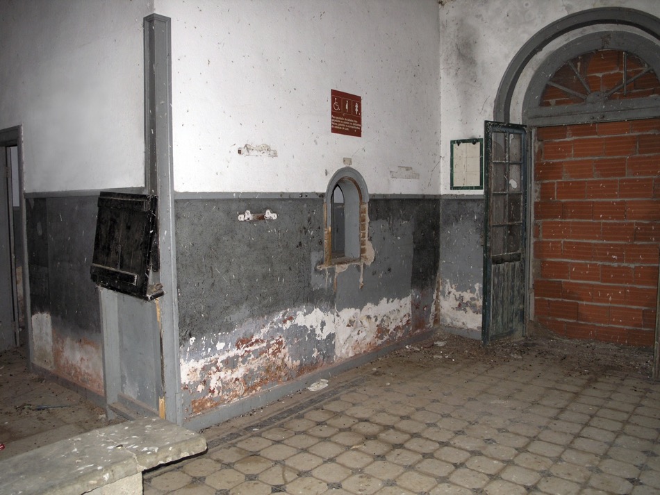 L'intérieur de la gare (msa 2004)