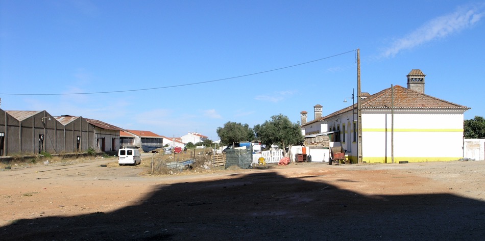 Les maisons du personnel sont squatées par les gitans  (msa 2008)