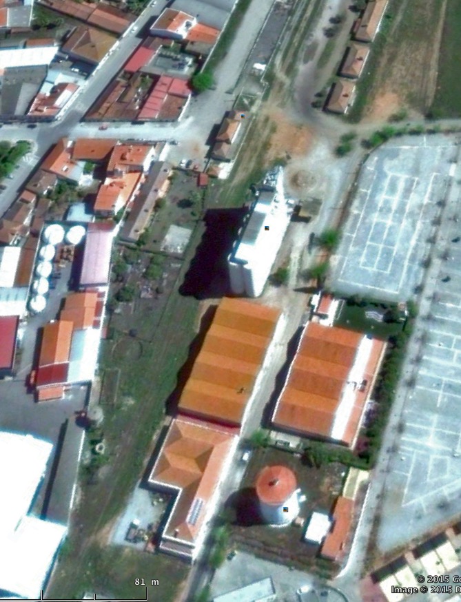 Vue aérienne de la partie dépôt de la gare de Moura, terminus de la ligne (Google)