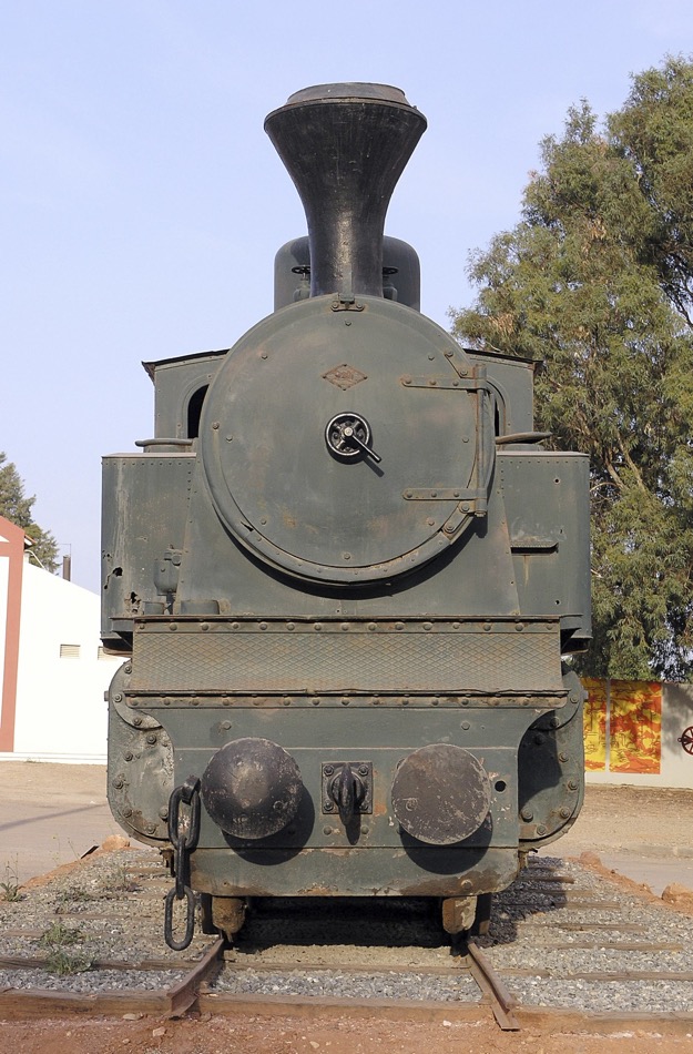 Cette locomotive présentée en monument à Sao Domingos est  (msa 2004)